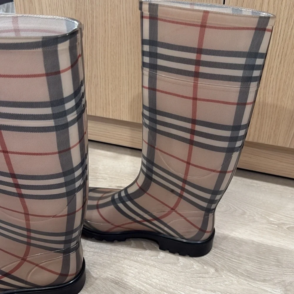 Burberry Rain and Snow Boots - Picture 5 of 5
